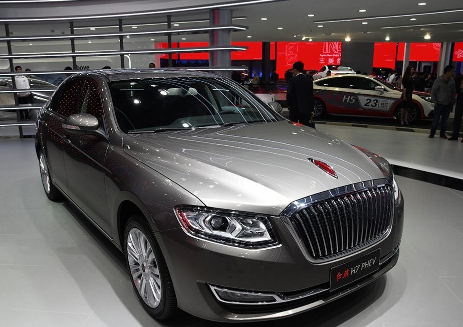 红旗h7新能源,入手这辆车,开它回农村过年,很有面子!