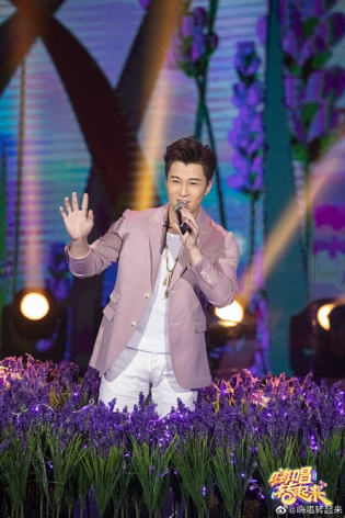 嗨唱转起来收视十冠王林依轮重出江湖再唱爱情鸟