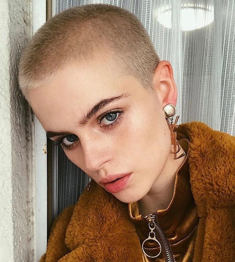 来自俄罗斯的个性少女,平头也能驾驭!