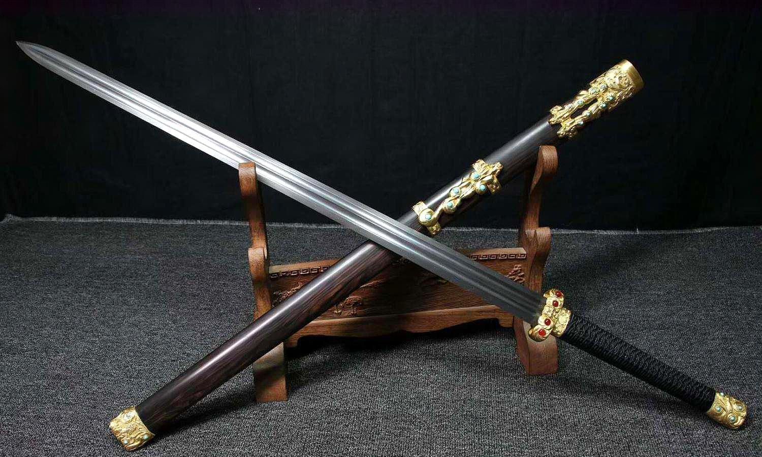 龙泉宝剑花纹钢刀剑八面汉剑镇