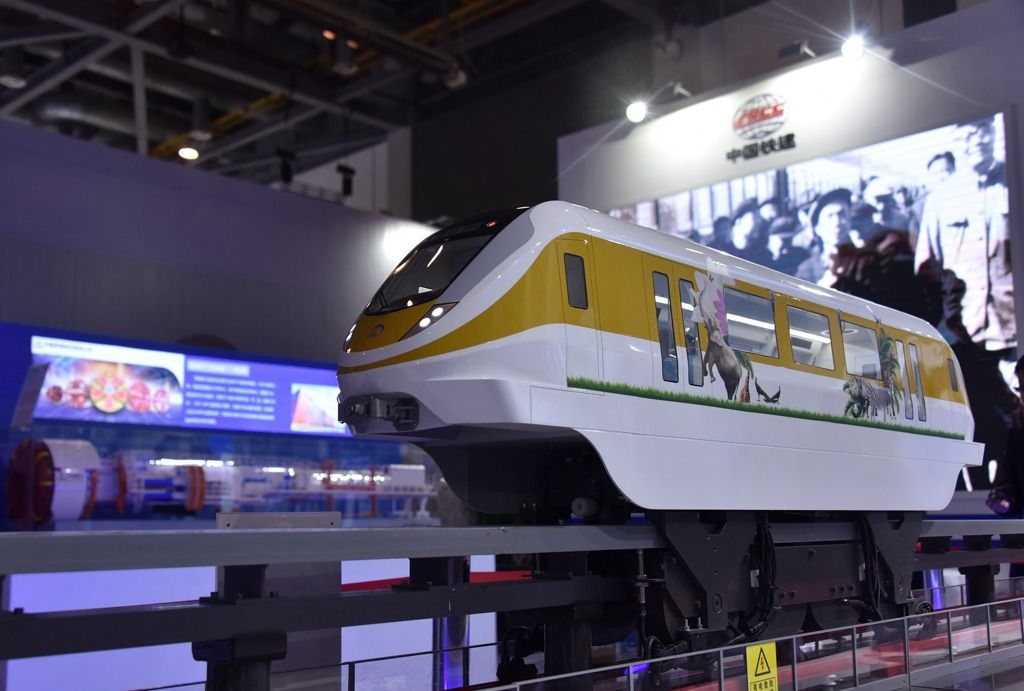 中国展出未来出行高科技,高速磁悬浮列车亮相