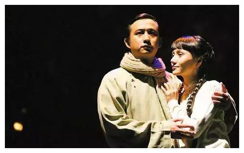 袁泉20年前旧照曝光,颜值让何炅感慨,"七朵金花"更是本好戏