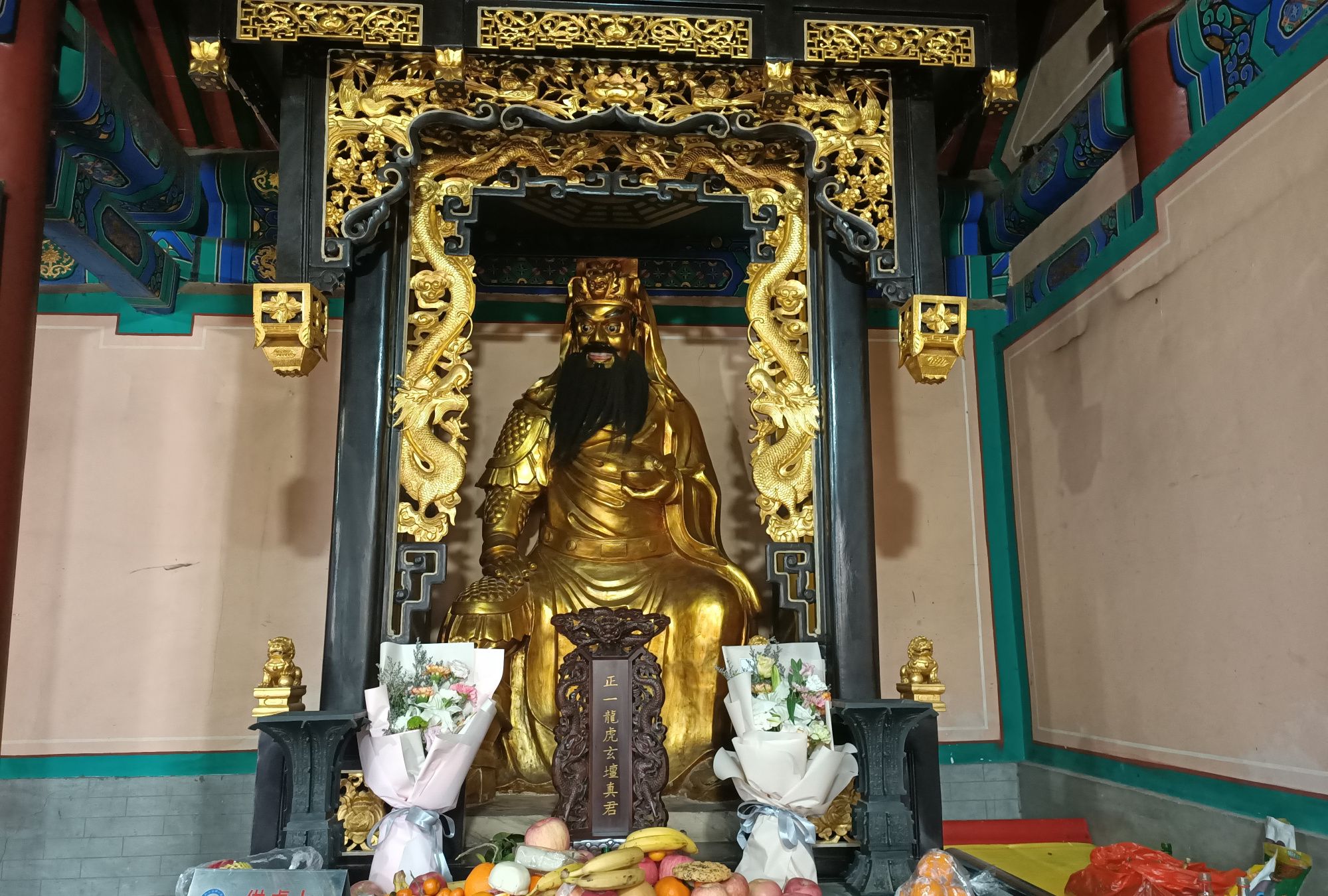 北京白云观财神殿供奉几位财神,玉皇殿供奉的玉皇大帝