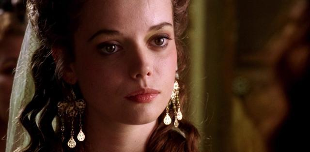 妻子莉薇娅,不过也许是继承了养父凯撒的喜好,虽然她的年龄比屋大维小