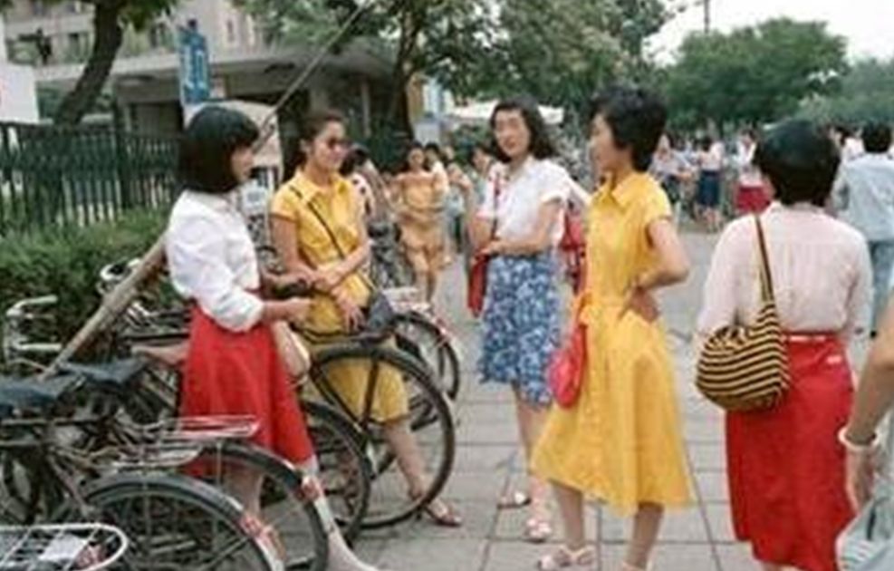 70、80后的回忆:劳动布、华达呢,这些流行风,你还记得吗?
