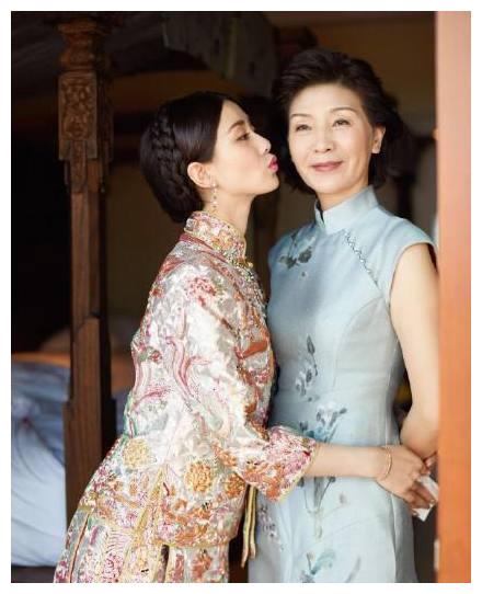 明星与父母合照,肖战妈妈好可爱,林俊杰的爸爸太酷了