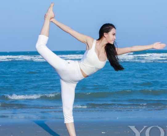 母其弥雅最美的瑜伽大师国色天香皓齿蛾眉美极了