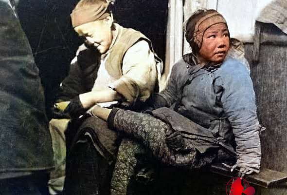 80年前旧社会女人裹脚的真实照片图2才五岁图3太心酸
