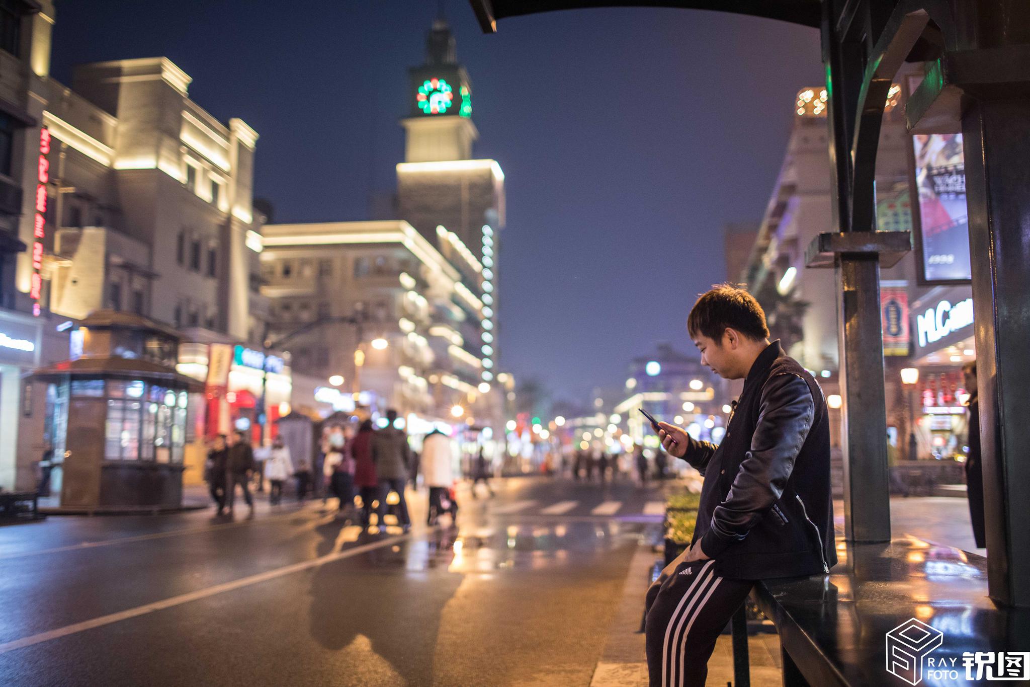 我是路人甲有了滴滴司机版90后小伙横店开车当追梦人