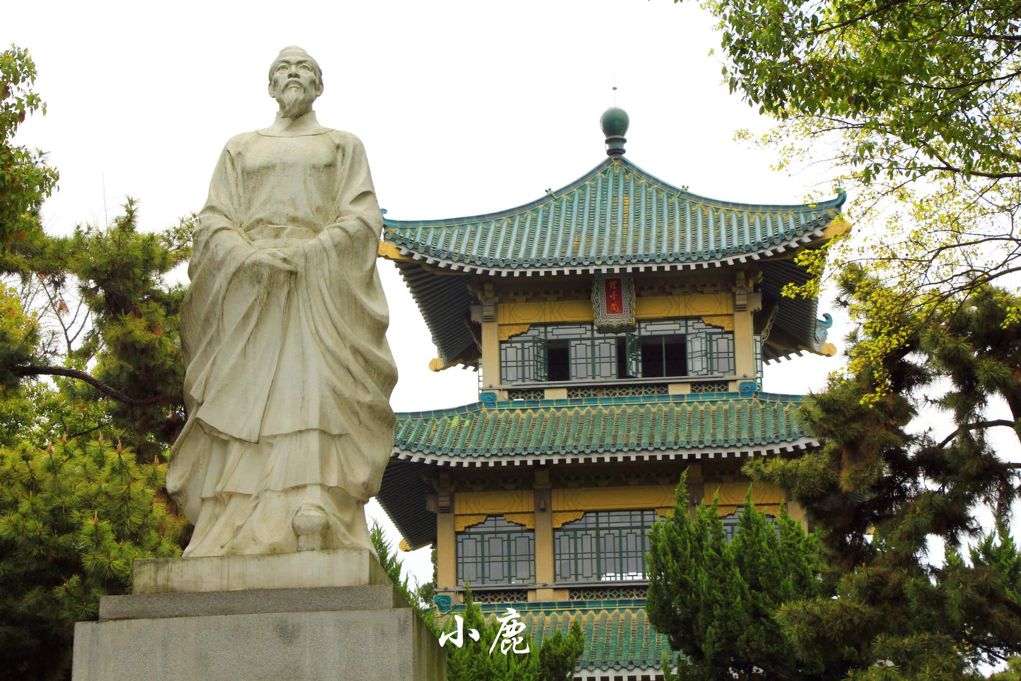 这里有一座行吟阁,是为了纪念伟大诗人屈原而建,据考证,屈原曾经在