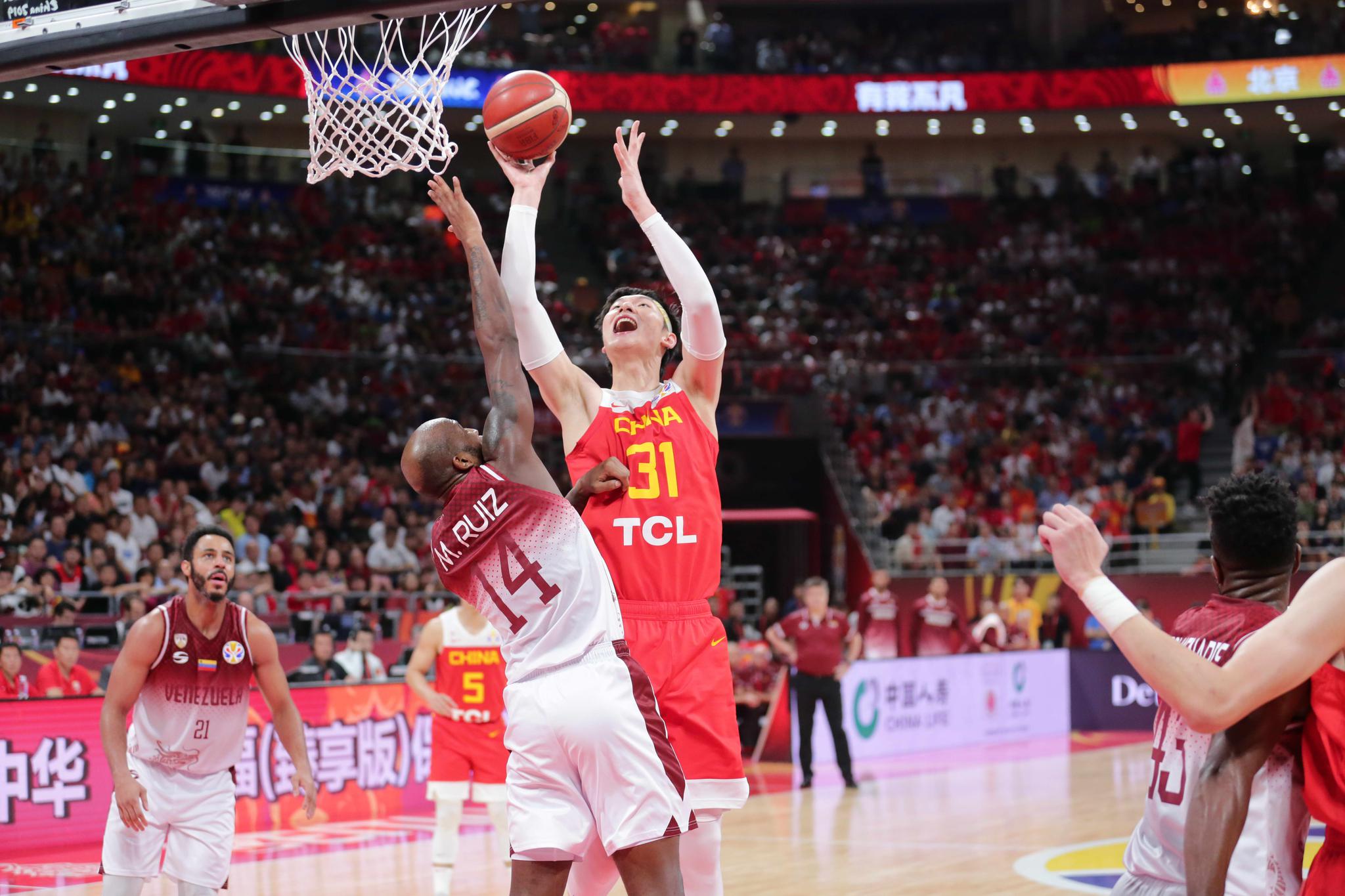 男篮负委内瑞拉3战2负无缘16强 球迷"下课"声响彻五棵松