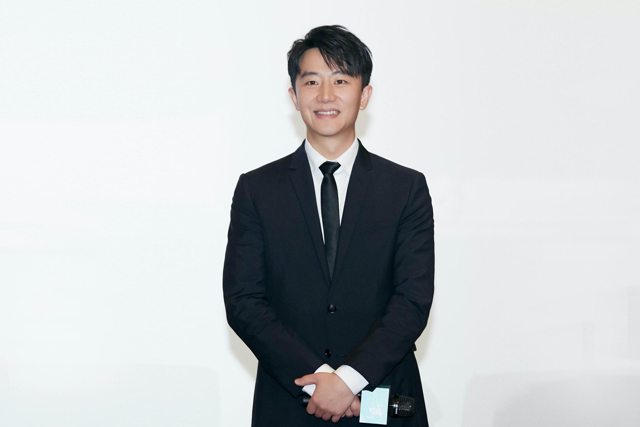 黄轩亮相《只有芸知道》上海发布会