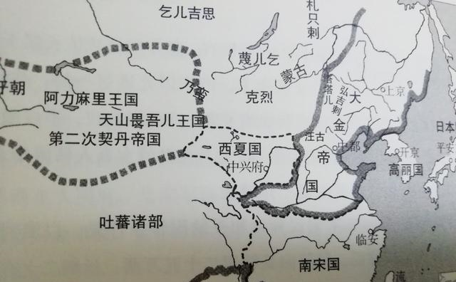 1202年歼灭塔塔儿部,1203年与王罕决裂并击败之,1204年消灭乃蛮部