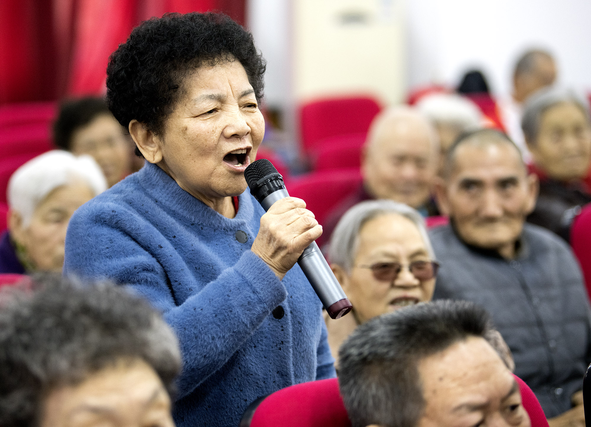 新疆曲子古装戏现代戏让乌鲁木齐养老福利院老人大饱眼福