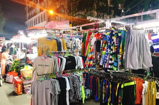 三亚最繁华海鲜市场夜市,当地人说海鲜最便宜,游客说不被坑.