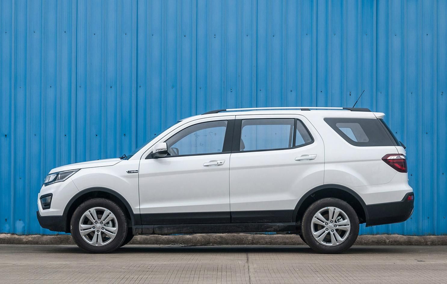 长安CX70售价多少颜色怎么选 长安CX70高配顶配有什么区别