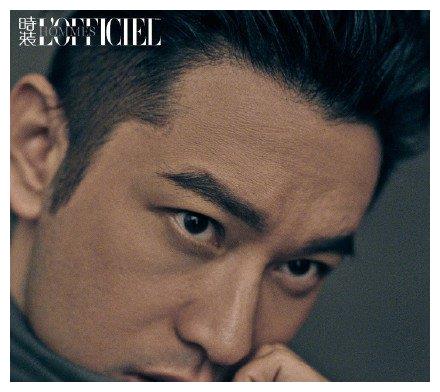 黄晓明最新封面大片曝光,这穿衣打扮,简直引领