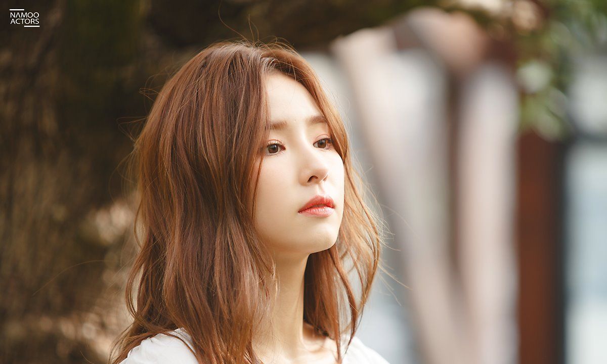 演员申世京:春季海报公开!变身清纯花仙子