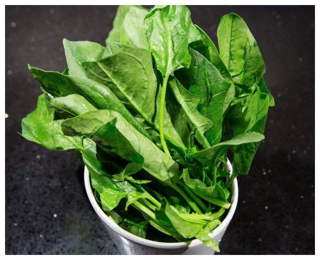 菠菜怎么做好吃（菠菜怎么做好吃家常菜）-85模板网