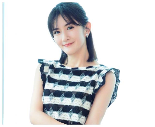 都说“九妹”是谢娜最大的黑历史,看到本尊晒的旧照,美到心肝颤