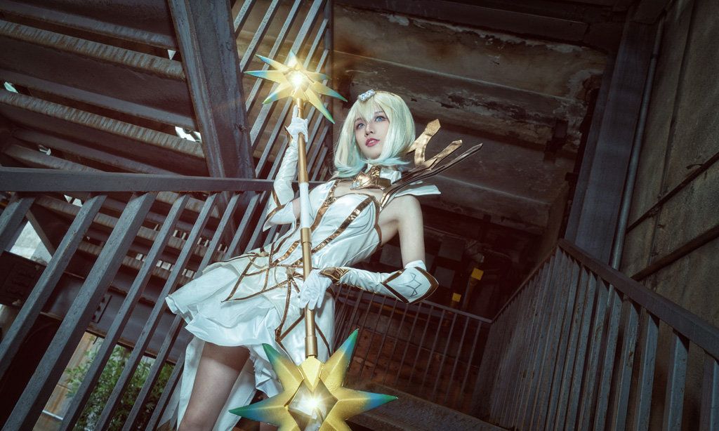 美女cos英雄联盟拉克丝,我爱了