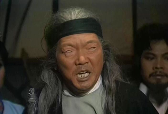 柯镇恶以为郭靖再跟梅超风学武,发怒准备清理门户.