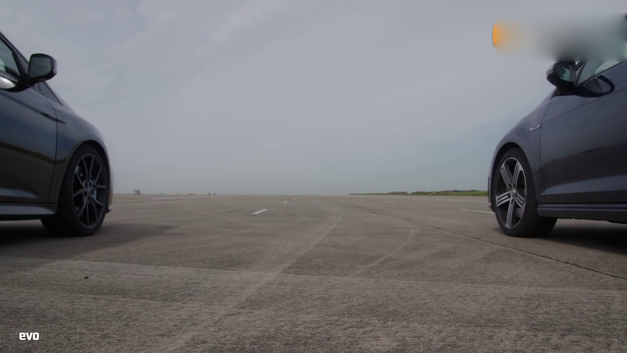 钢炮遇钢炮 一定会来场较量,福克斯ST VS 奥迪