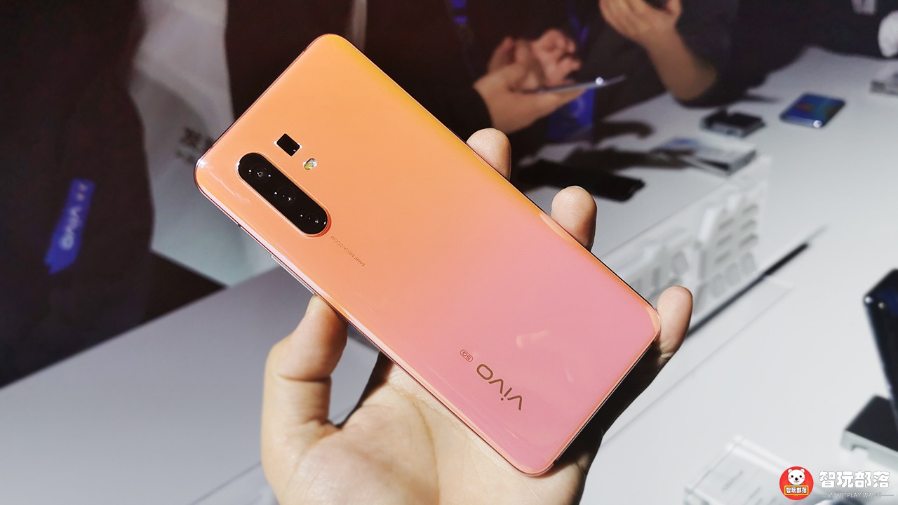 vivo x30 pro绯云色上手体验图赏:取自苍穹之上淡淡的橙与粉!