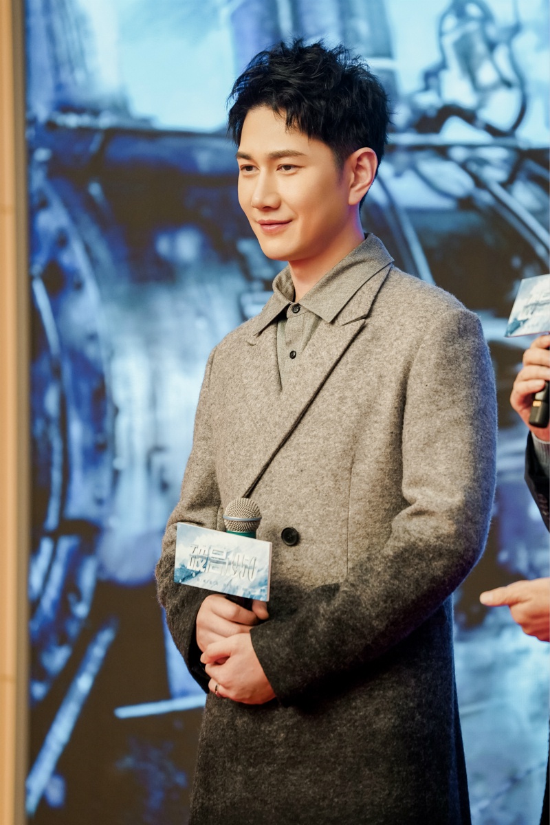 于12月31日在北京举行开播发布会,导演何涛,编剧苏霆,主演何明翰,侯天