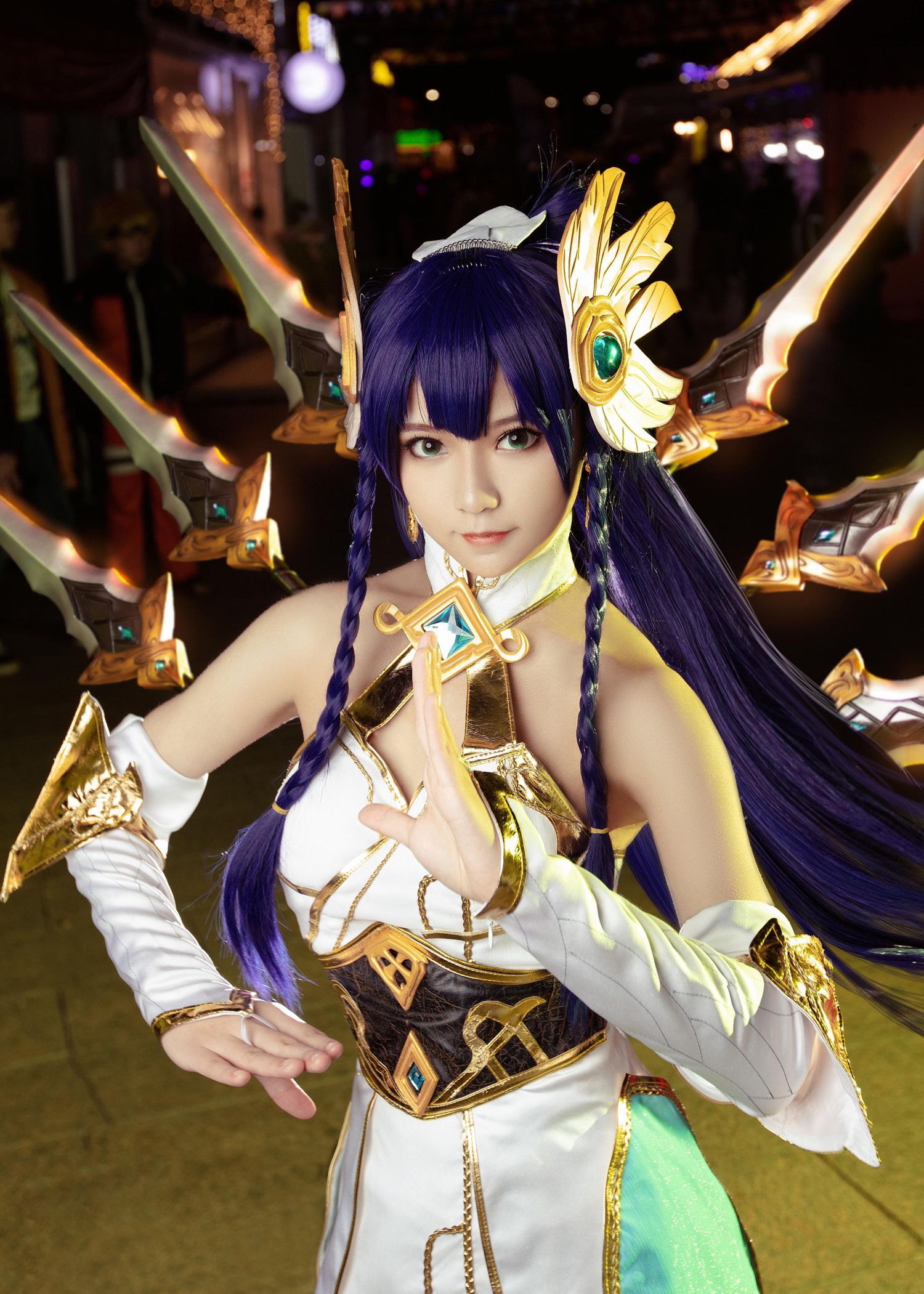 lol角色艾瑞莉娅(玉剑传说皮肤)的扮演者是来自于国人的高颜值coser