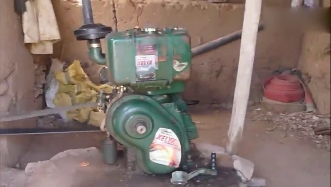 实拍赵丽颖来农村家里吃饭 真是一点明星架子