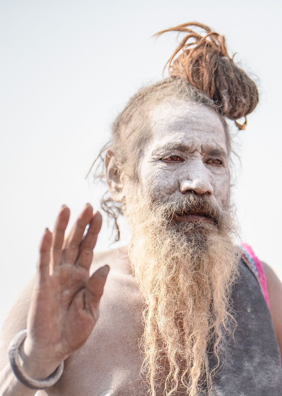 来,看看印度大壶节上的苦行僧