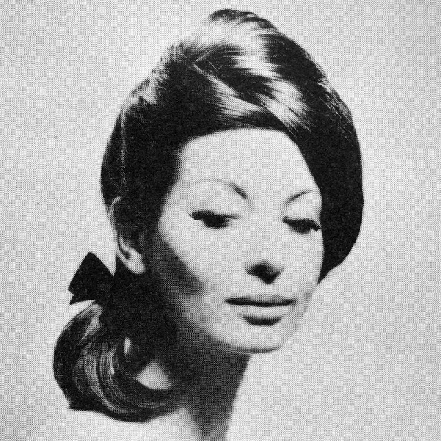 老照片:六十年代的时尚发型(4)