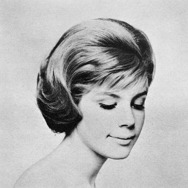 老照片:六十年代的时尚发型(7)