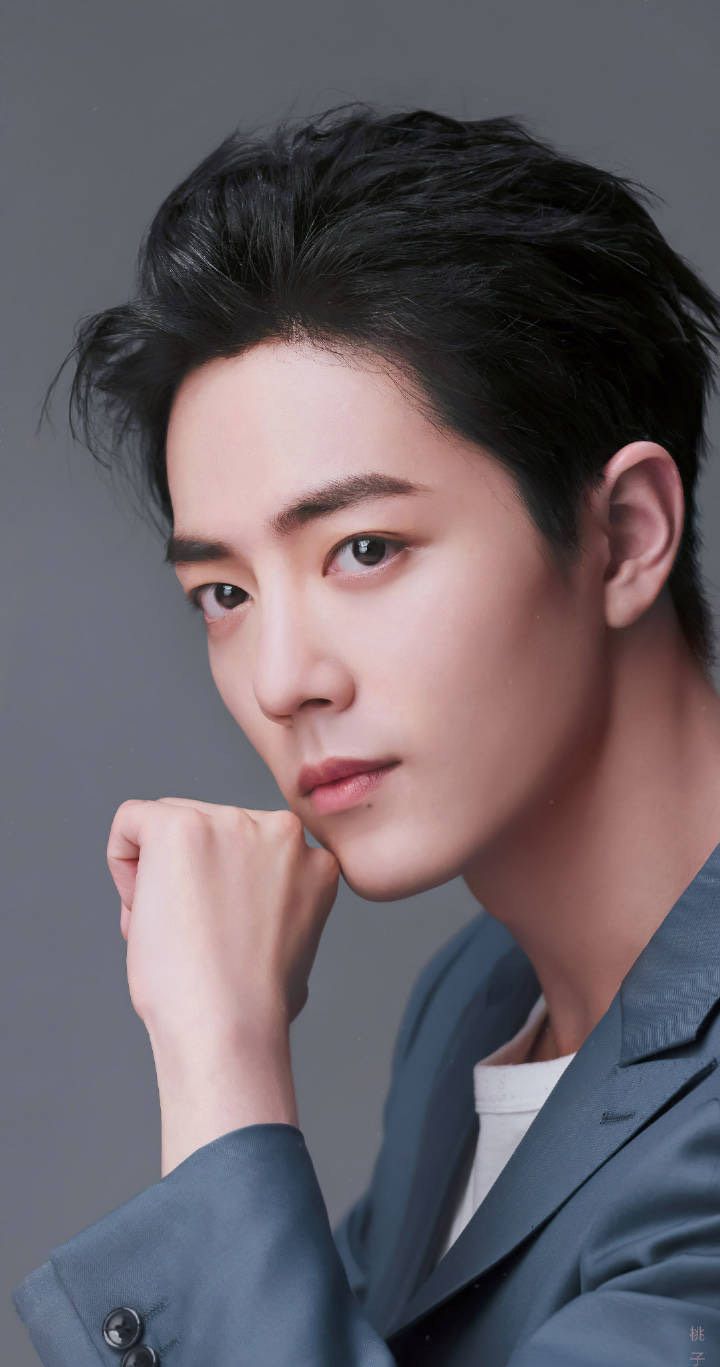 肖战的眼神与手姿势的造型刻画心灵多面的情感变化_高清图集_新浪网