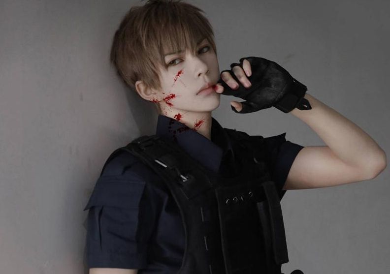 cos界大神级熊祁比男孩子还帅气的女coser网友转行做演员吧