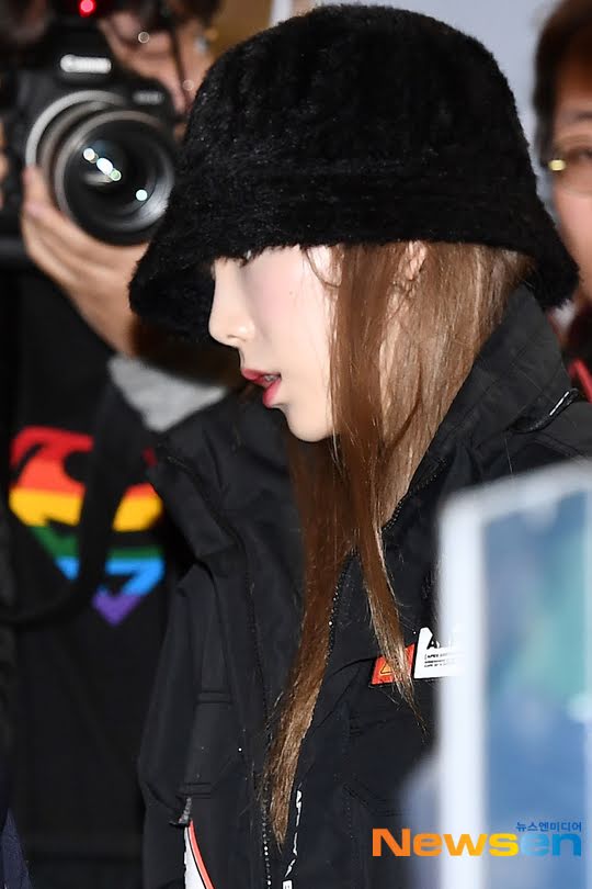 粉丝们担心金泰妍的心理健康 因为有人发现她在机场看起来非常沮丧