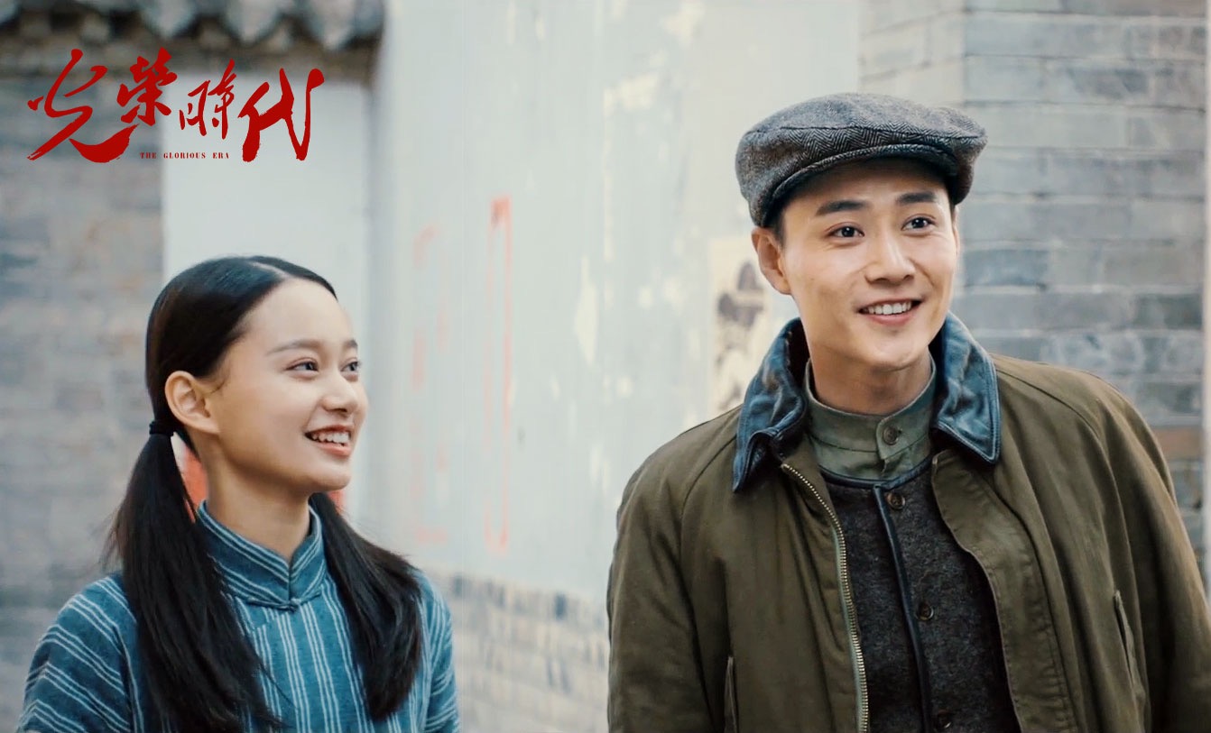 《光荣时代》李添诺展现暖心男友力 "钢笔"cp狂撒糖