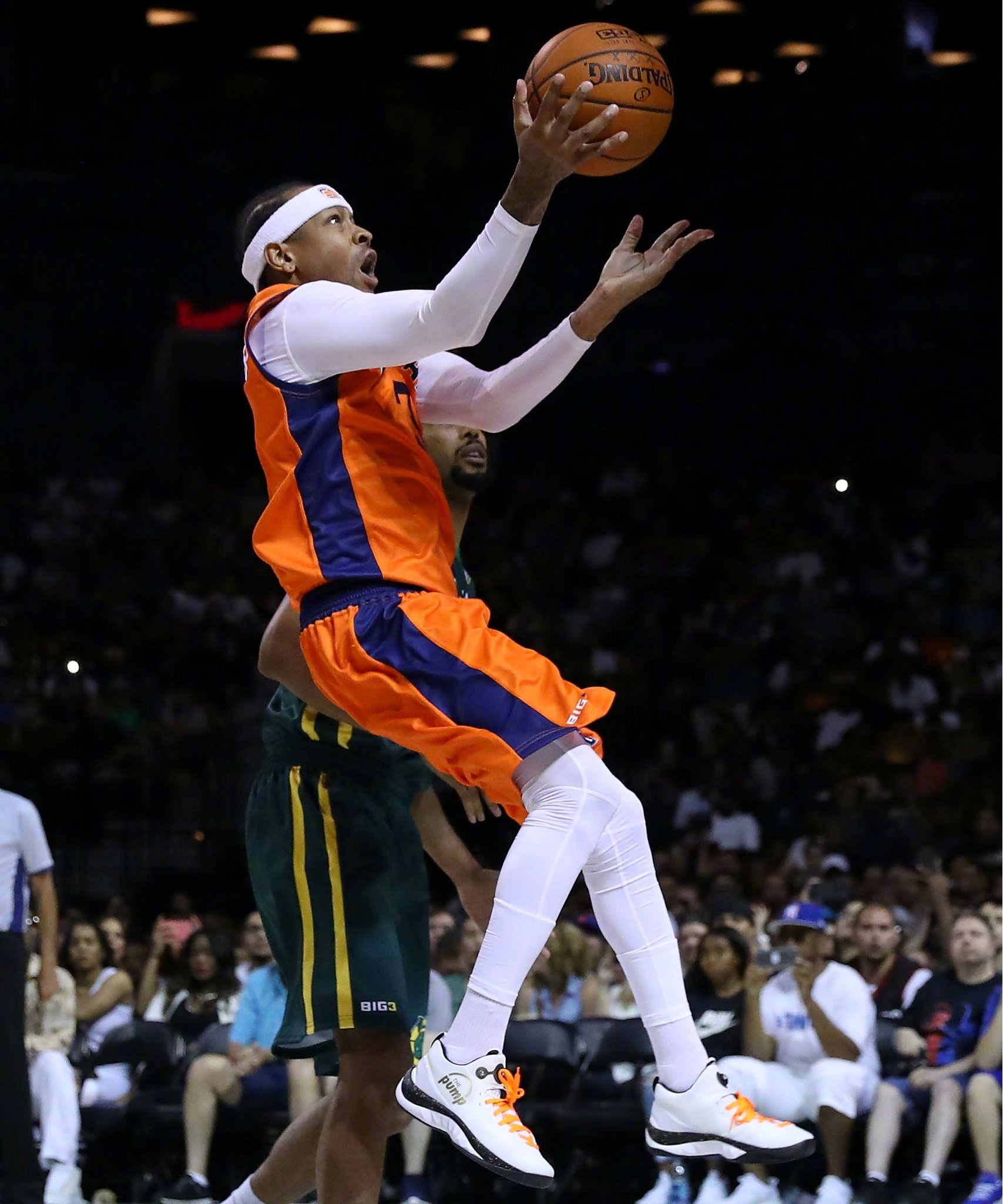 当年艾弗森复出打球让整个美国都轰动了