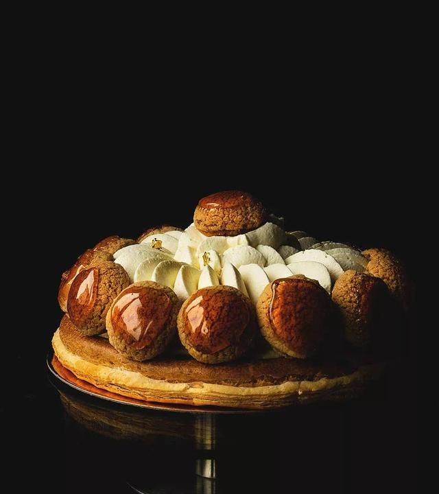 权力有毒形似皇冠的圣奥诺雷泡芙挞大概是最有故事的甜品之一