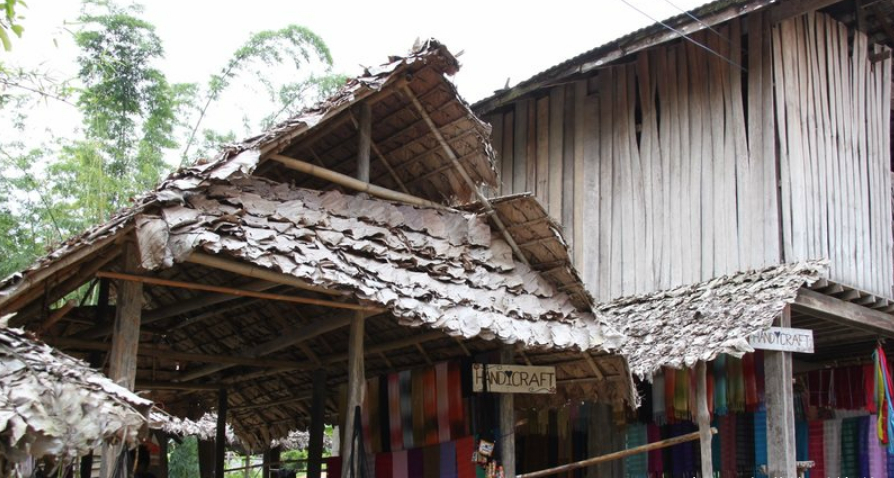 清迈苗族村寨,保存着比较完整的苗族居民的房屋,很有特色|苗族|清迈