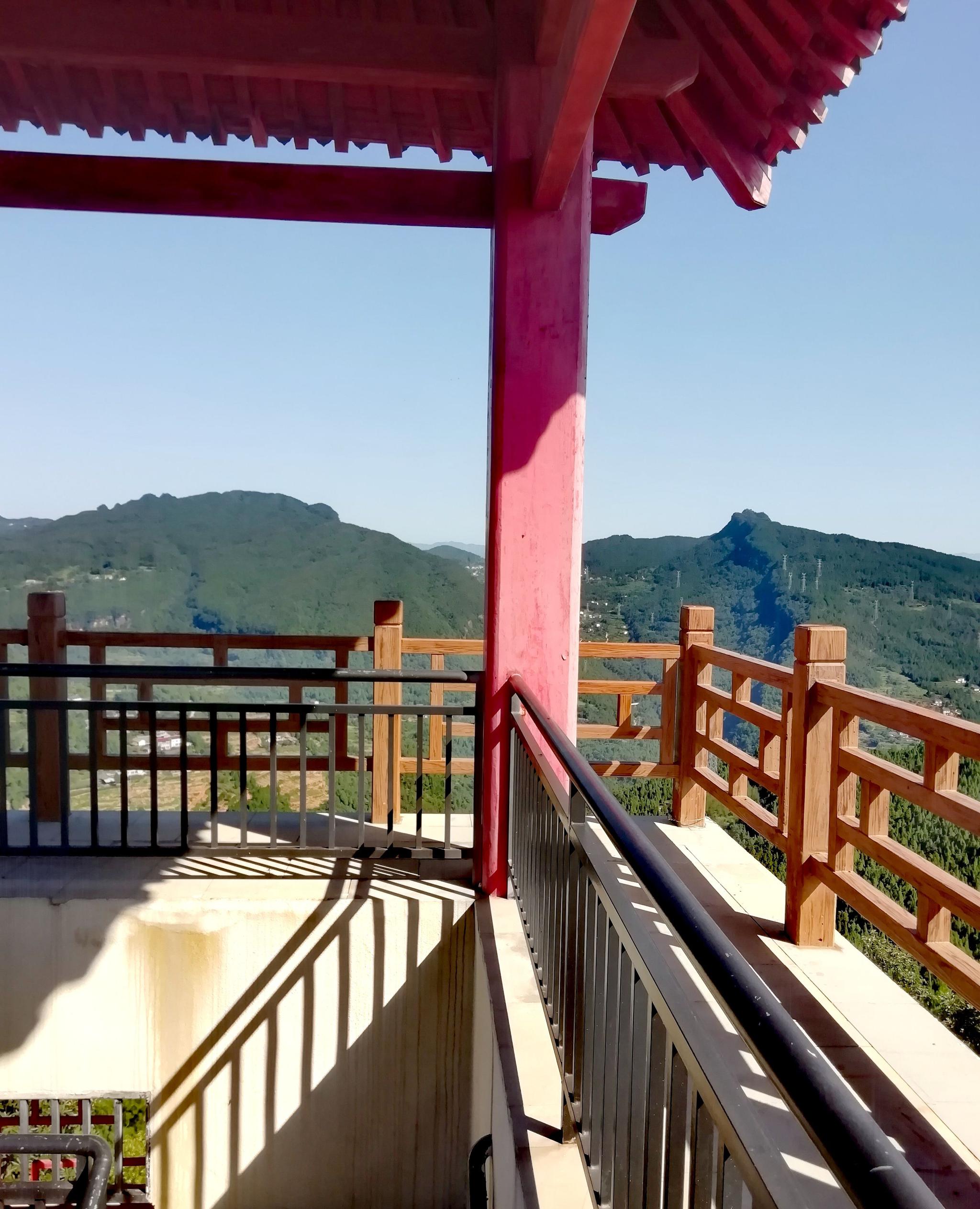 四川广元昭化桃博园风景区站在卫公楼上一览众山小太美了