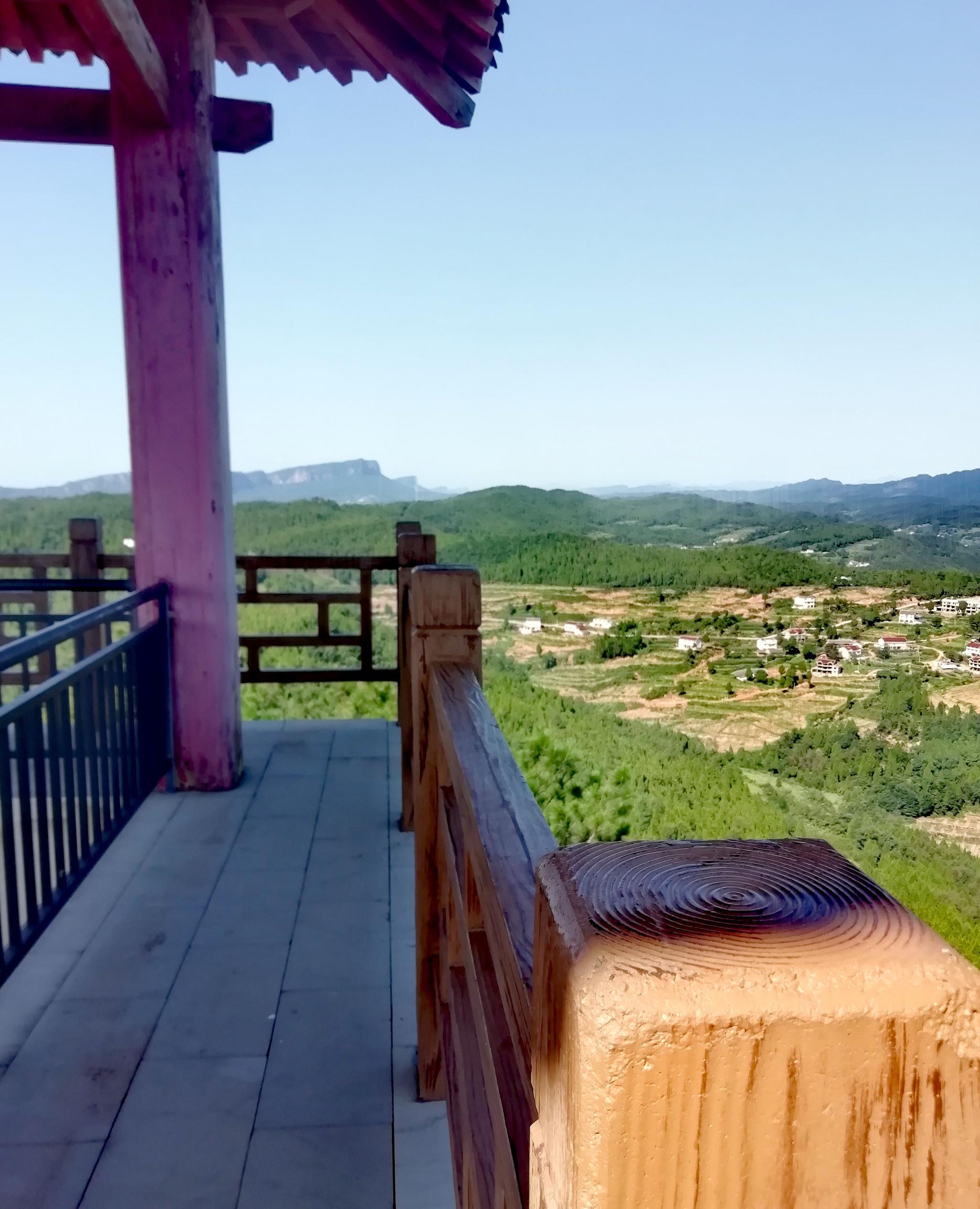 四川广元昭化桃博园风景区站在卫公楼上一览众山小太美了