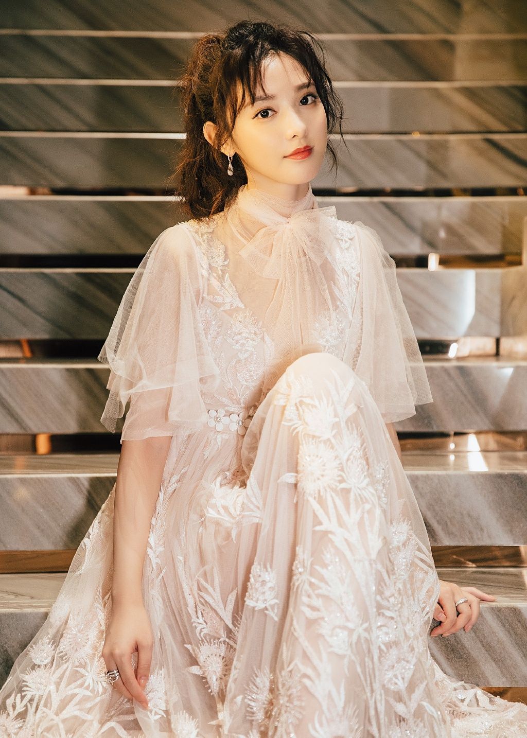 90后当红女星彭晓苒写真合集,每一张都让人心动不已!_高清图集_新浪网