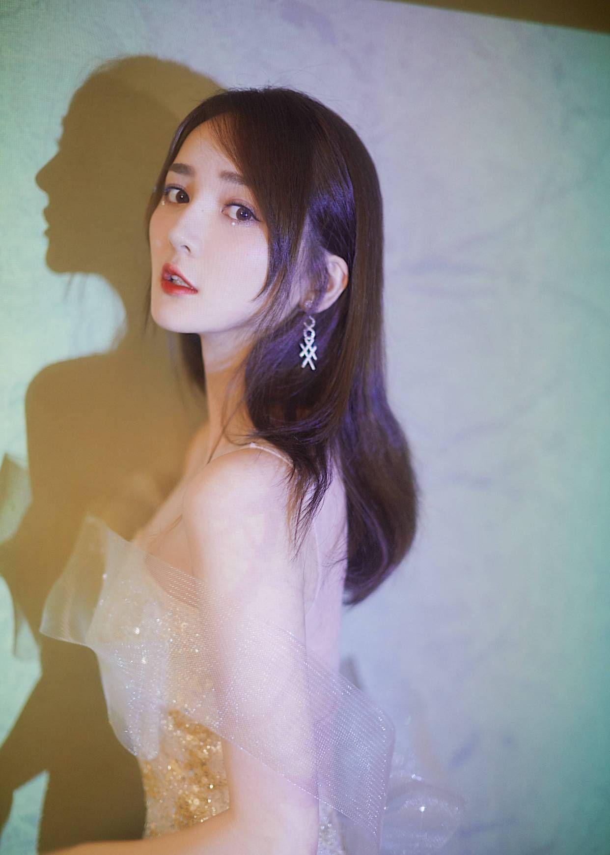 靳梦佳——圆脸女主持人