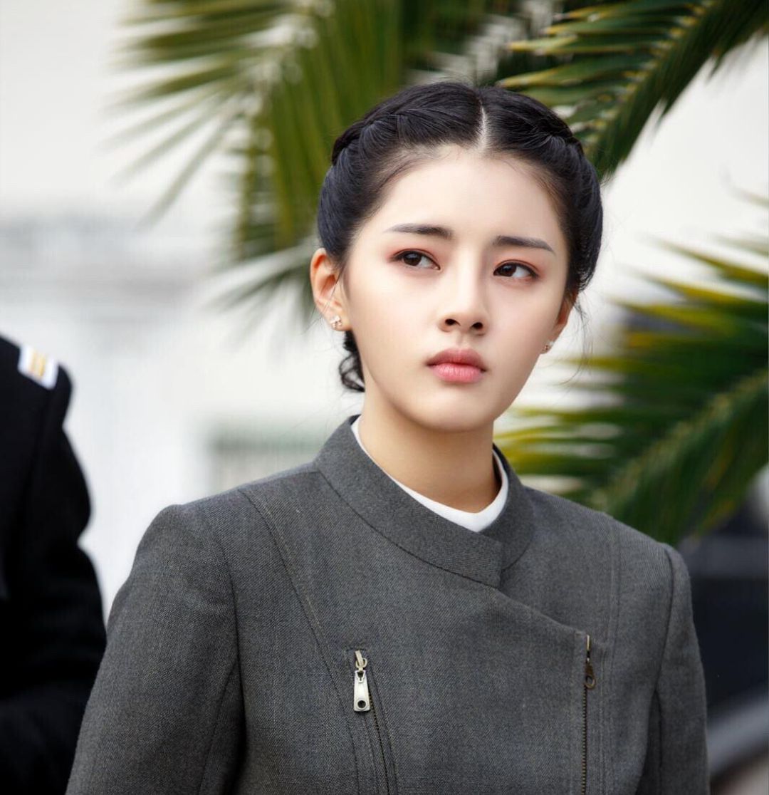 新生代演员"少女标本"组合的成员之一 94年的香港艺人许雅婷