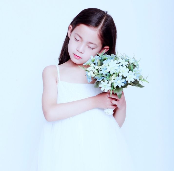 孙安琪的拍照方式美得让人挪不开眼网友第一张就爱上她的颜