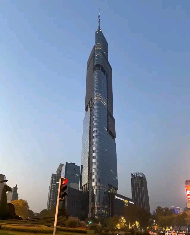 南京地标建筑——紫金大厦