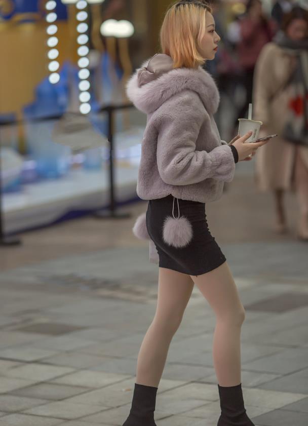 光腿神器和短裙的应季美搭,这些小技巧,让你美美过一冬