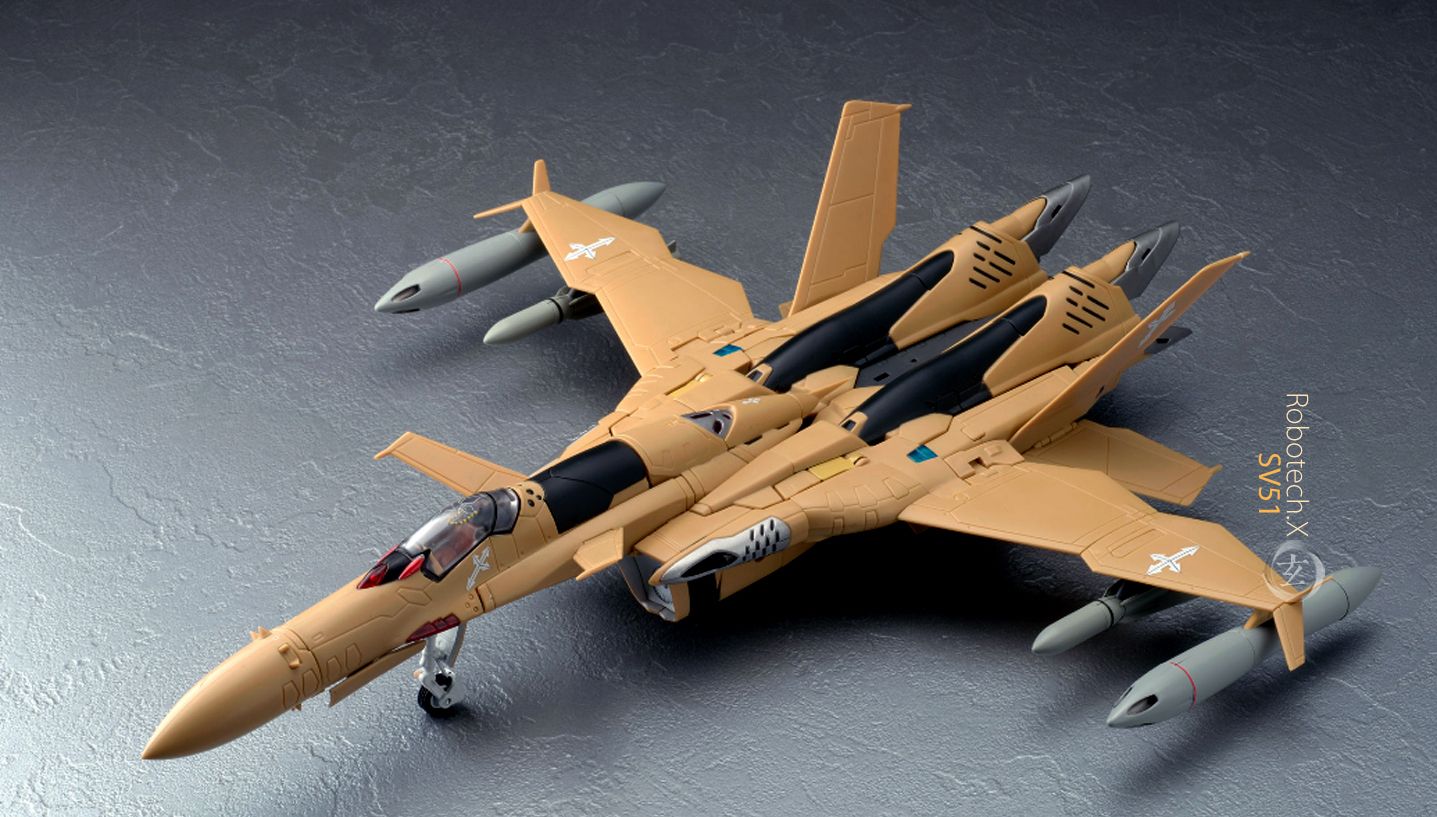 太空堡垒前传:平行宇宙中的反派"情侣"战机 - 长空苍鹰